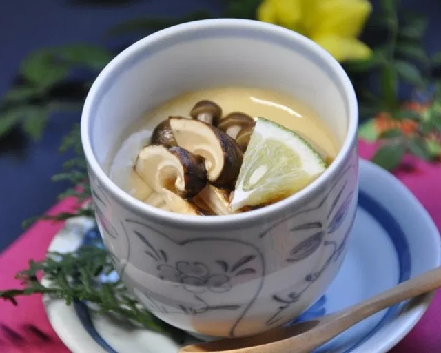 Matsutake no Chawan-mushi: 松茸の茶碗蒸し